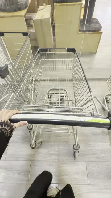 UGC 3, aisles to a full trolley